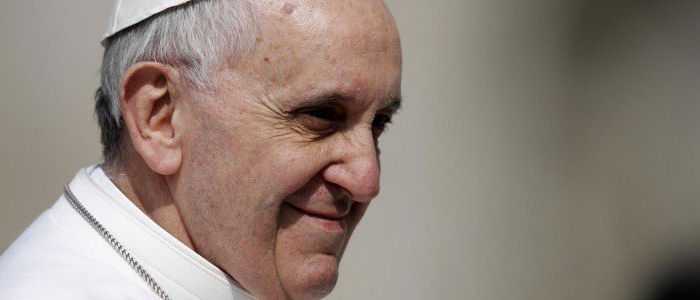 Papa Francesco: "Tratta di persone indegna per società civile"