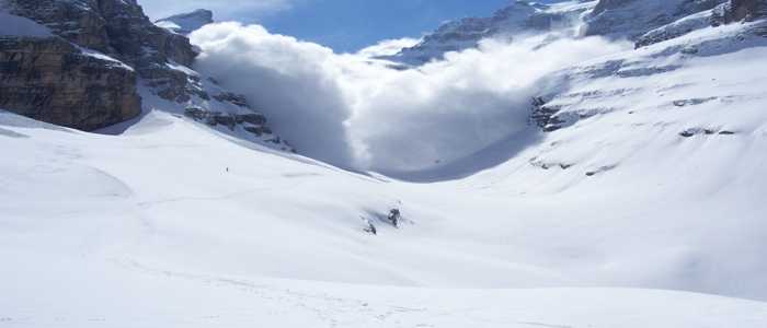 Valanghe alpine, morti quattro sciatori nella giornata odierna
