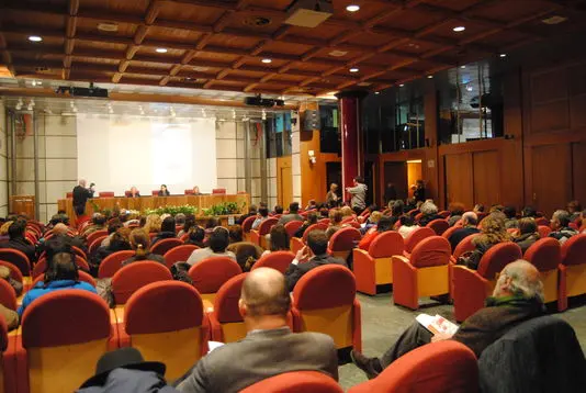 Scuola, rimandato a settembre il progetto dell'attivazione del trilinguismo