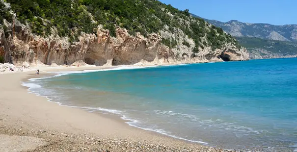 Olbia, cadavere saponificato ritrovato in spiaggia