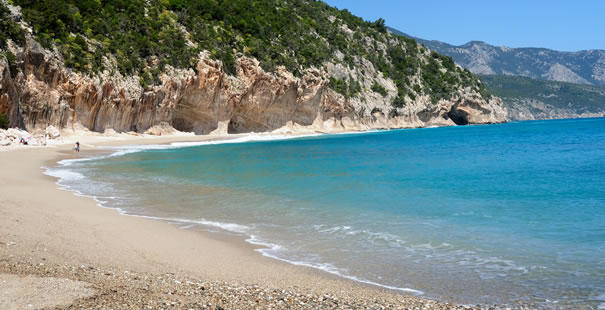 Olbia, cadavere saponificato ritrovato in spiaggia