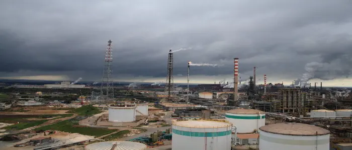Ilva: 3 miliardi di debiti per i Riva, mentre mancano le materie prime a Taranto