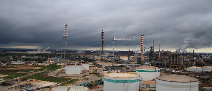 Ilva: 3 miliardi di debiti per i Riva, mentre mancano le materie prime a Taranto