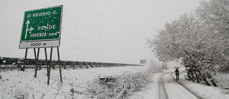 Maltempo, freddo e neve in Calabria: scuole chiuse a Cosenza