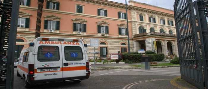 Roma: uomo di 52 anni si suicida gettandosi da una finestra dell'Umberto Primo