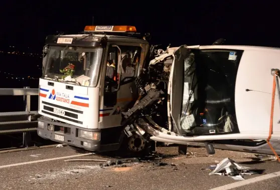 Travolto da un furgone mentre soccorre auto in panne. Muore giovane tra Lavis e Zambana