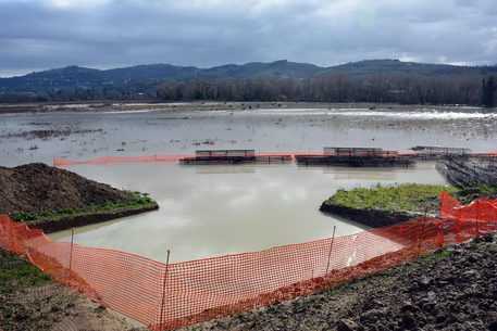 Pescara, esonda il fiume: cantieri Terna sott'acqua. Forum Acqua: "la Regione fermi il progetto"