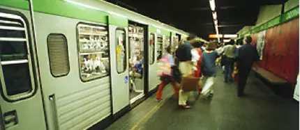 Milano, arrestati i borseggiatori della metropolitana