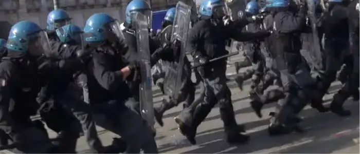 Cremona, tensione al corteo dei centri sociali