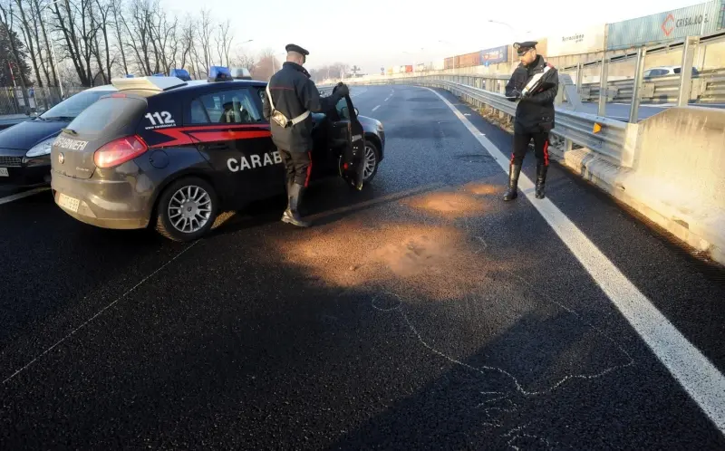 Attraversa la Rivoltana e viene travolto: muore 24enne