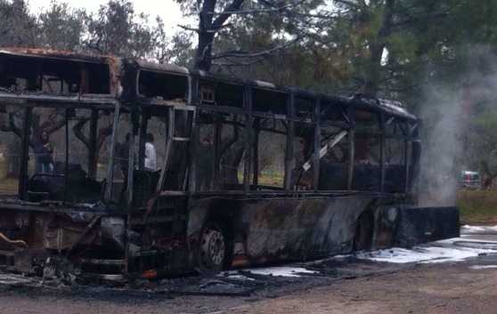 Loreto Aprutino, bus in fiamme: salvi gli studenti e l'autista