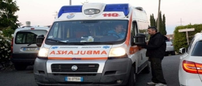 Vibo Valentia: Auto fuori strada grave 35enne reggina