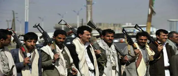 Yemen, golpe dei miliziani sciiti, residenza del presidente sotto bombardamento