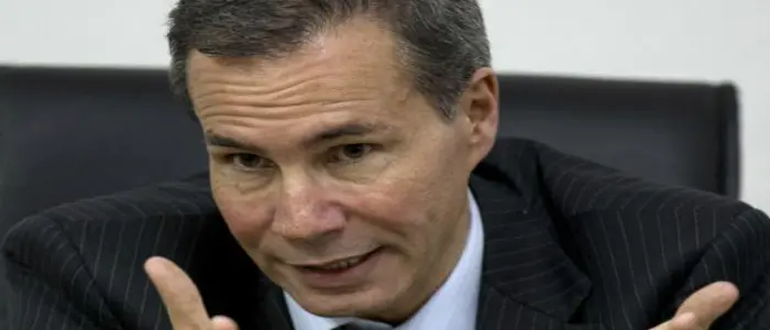 Caso Nisman, l'autopsia rivela che non c'è traccia di polvere da sparo sulle sue mani