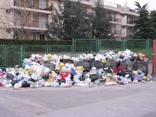 Emergenza rifiuti in Sicilia: Roma dice no al commissariamento