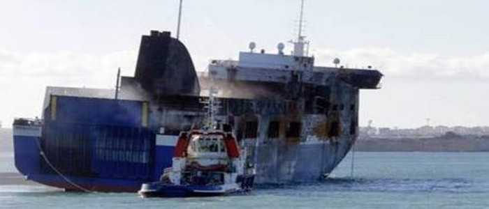 Norman Atlantic: nebbia di raffreddamento per la nave a Brindisi