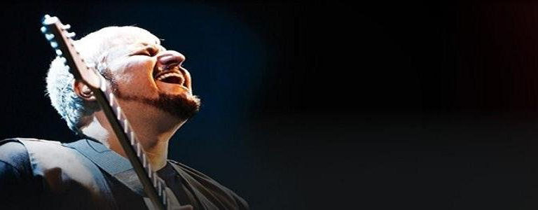 Pino Daniele, i funerali in diretta. Aggiornamenti live