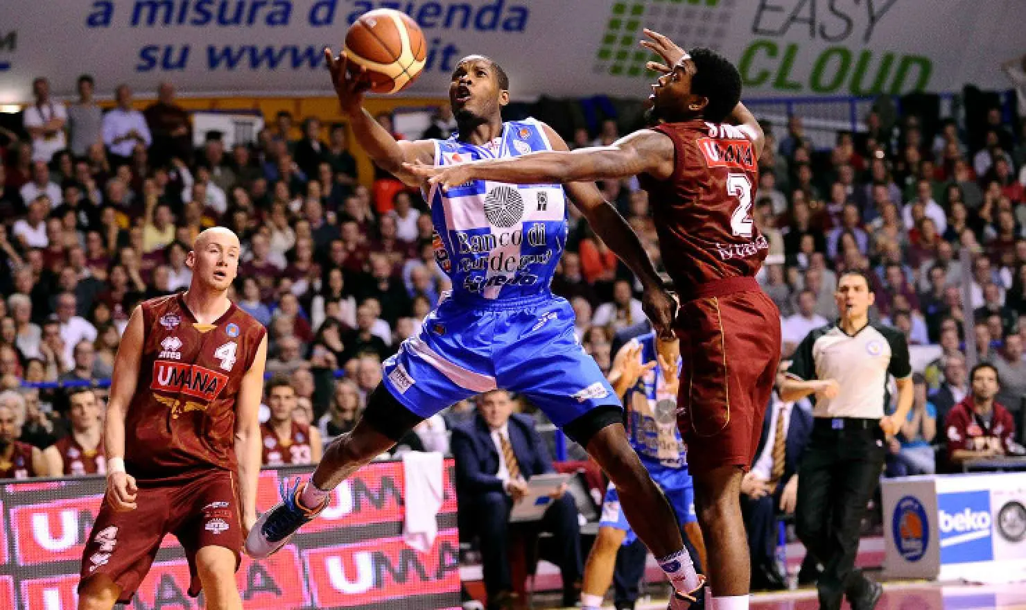 Basket, la Dinamo Sassari si impone sul campo della Umana Reyer Venezia