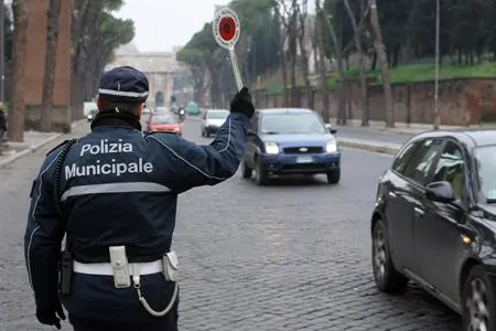 Vigili urbani assenti, Marino non esclude i licenziamenti, Inps pronta a garantire i controlli