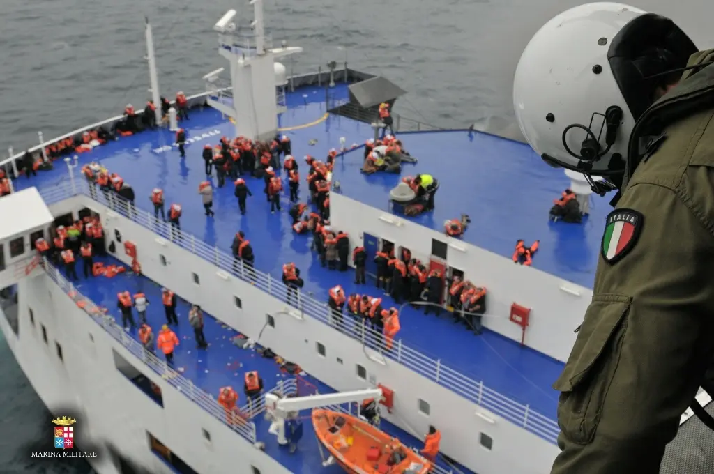 La lunga notte del Norman Atlantic - Aggiornamenti Live sul traghetto italiano