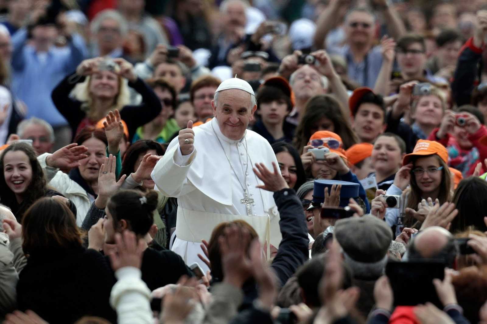 Papa Francesco ai politici italiani: «Siate più attenti alle famiglie»