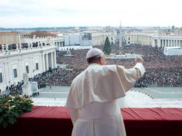 Papa Francesco ed il suo messaggio di Natale: «Troppi bambini abusati e uccisi, tante lacrime»