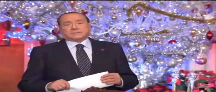Berlusconi fa gli auguri agli Italiani: "Meno tasse"
