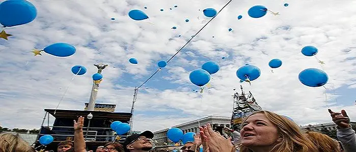 Ucraina verso la Nato, Kiev rinuncia allo status di "Paese non allineato"