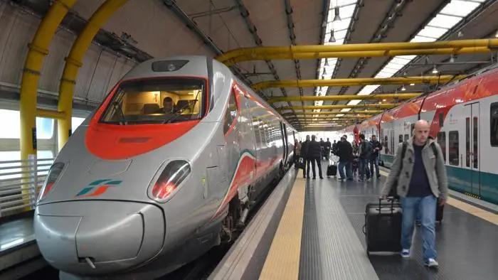 Bologna, disagio alle linee ferroviarie per incendio doloso