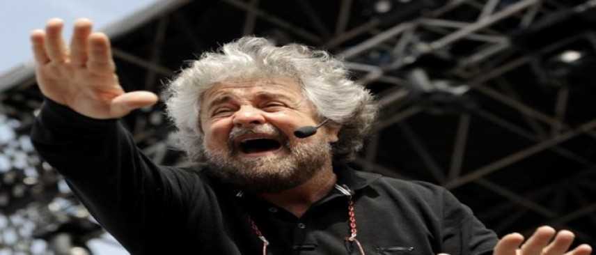 Beppe Grillo torna ad attaccare Napolitano: "dovrebbe costituirsi"
