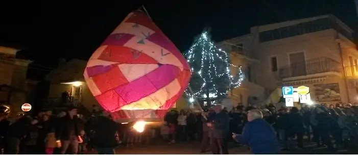 Soveria Simeri (CZ), anche quest'anno volano i tradizionali 'palloni di Santa Lucia'