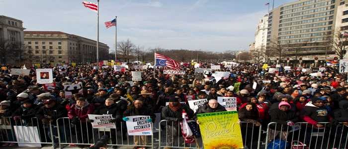 Marcia anti razzismo: migliaia di persone sfilano da Washington a New York