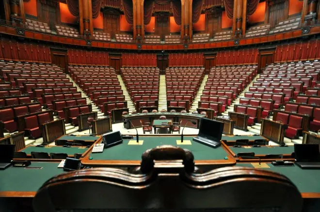 Montecitorio, altro rinvio per il testo sul conflitto d'interesse: proteste grilline