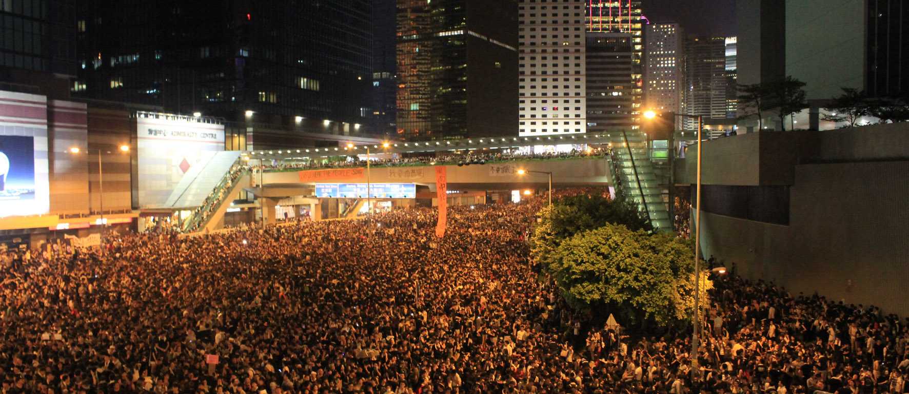 Hong Kong, sgomberati gli ultimi manifestanti pro-democrazia che occupavano le strade del centro