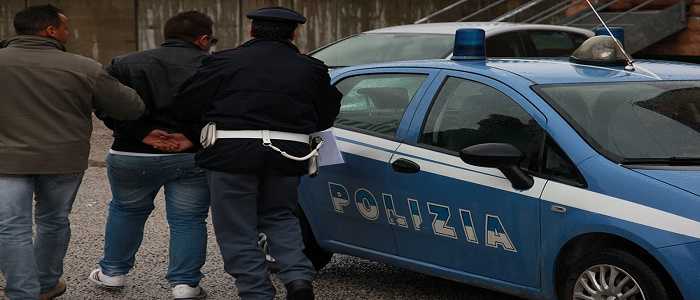 Torino violenta. Rapina e inseguimento: tre arresti