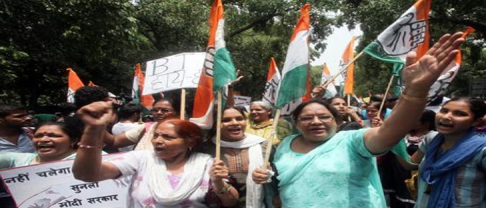 India: donna stuprata da un tassista, folla in rivolta