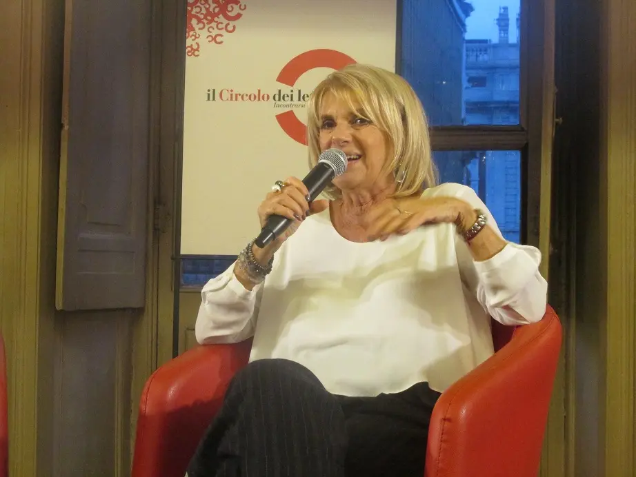 Presentazione del nuovo libro di Lella Costa: "Che bello essere noi"