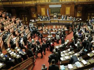 Il Senato vota la fiducia, il Jobs act è legge