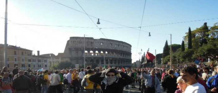 Jobs Act: scontri in piazza a Roma, interviene la carica