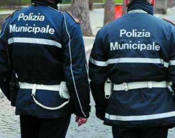 Tragico incidente a Sampierdarena: 28enne si schianta contro un camion