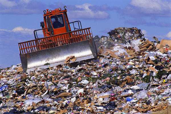 UE, multa milionaria all'Italia per inadempimento delle direttive sui rifiuti
