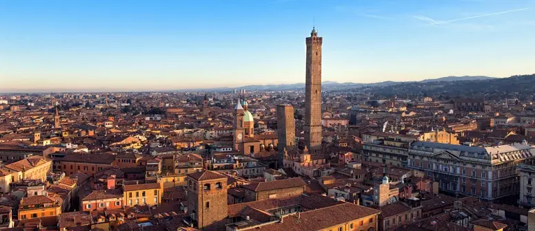 Bologna, completata la realizzazione della rete in fibra ottica