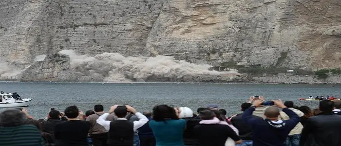 Vico Equense: demolito l'Economostro di Alimuri