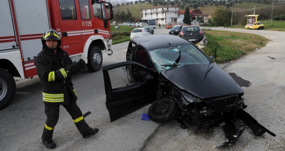 Teramo, grave incidente stradale: un morto e cinque feriti