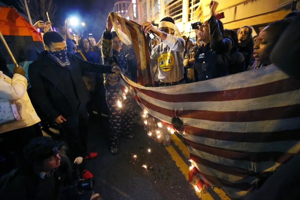 Wilson: "Mi dispiace, ma ho la coscienza a posto"; nuova notte di proteste in America