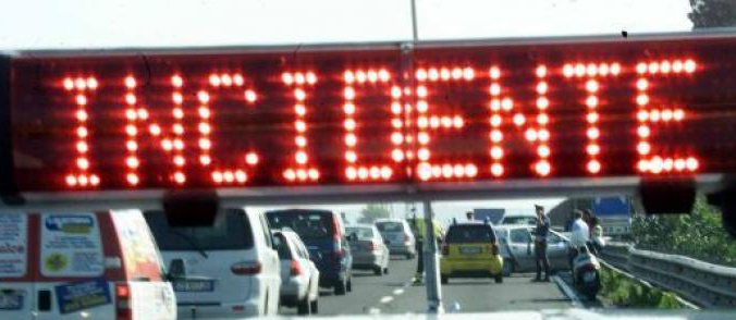 Sicilia, incidente sulla A19: operaio di soccorso stradale travolto e ucciso da un tir