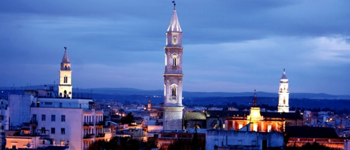 Andria e Lecce a scarpe rosse: raddoppiano i casi di violenza in Puglia