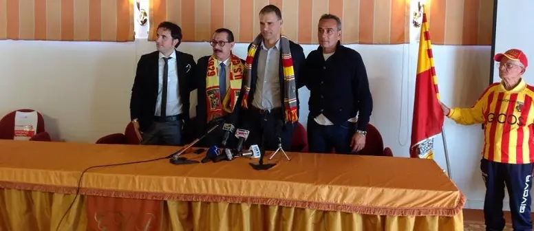 US Catanzaro, la presentazione di mister Sanderra