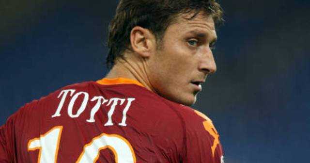 Calcio violento, Totti: "Riportiamo le famiglie allo stadio, i miei figli hanno paura di andarci"