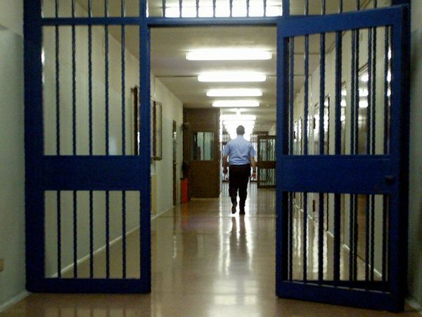 Muore detenuto del carcere di Isernia. Indagati i suoi compagni di cella